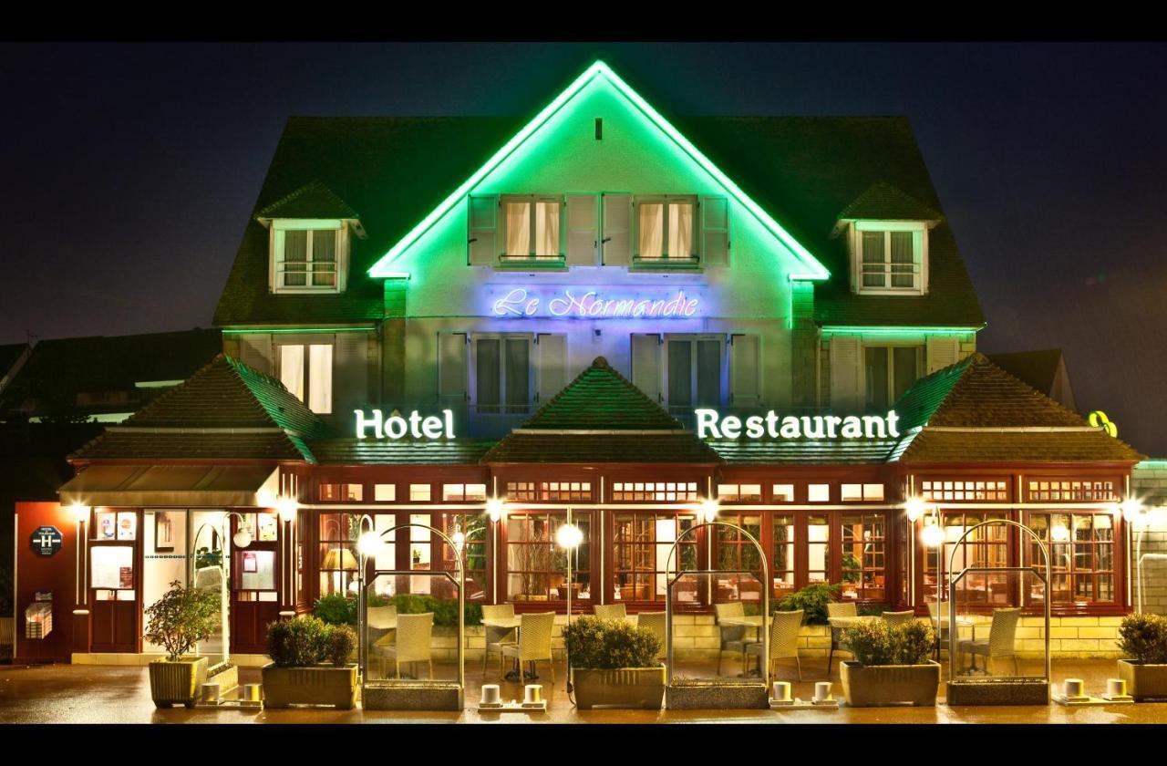 Hotel-Restaurant Le Normandie Luc-sur-Mer Exteriér fotografie